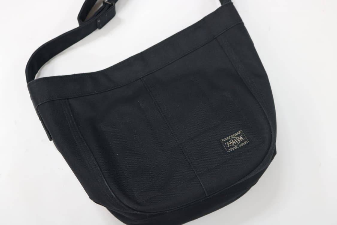 포터 캔버스 숄더 크로스백 (Black) 상품이미지3