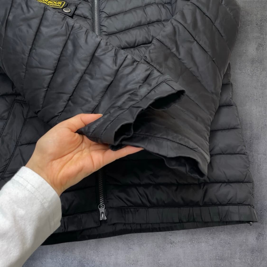 바버 인터내셔널 Barbour 블랙 퀼팅 파이버다운 경량패딩 L 상품이미지7