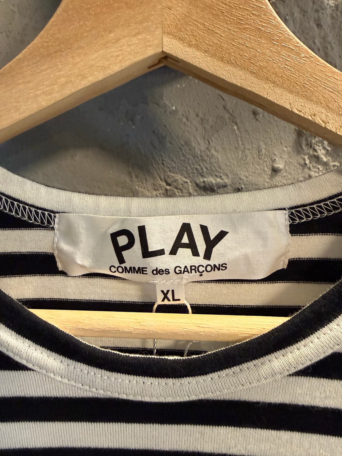 XL 꼼데가르송PLAY 스트라이프 하트 패치 긴팔 티셔츠 블랙 상품이미지5