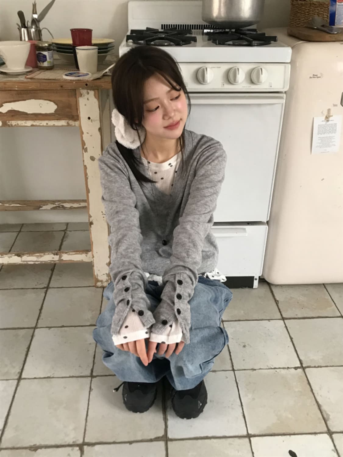 서울베이스드 버튼 브이넥 니트  상품이미지8