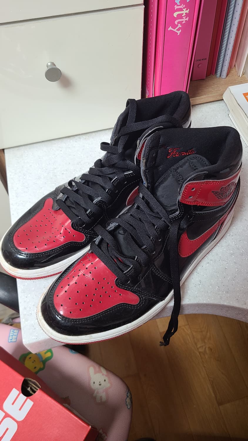 조던1 레트로 하이 OG 페이턴트 브레드 (사이즈280) 상품이미지2