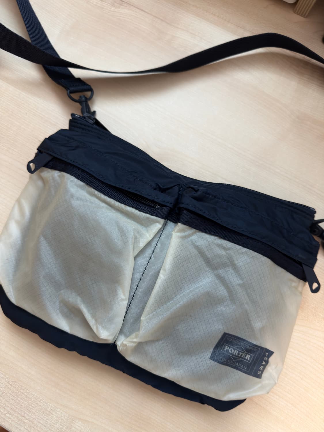 포터 x 빔즈 크로스백 상품이미지1