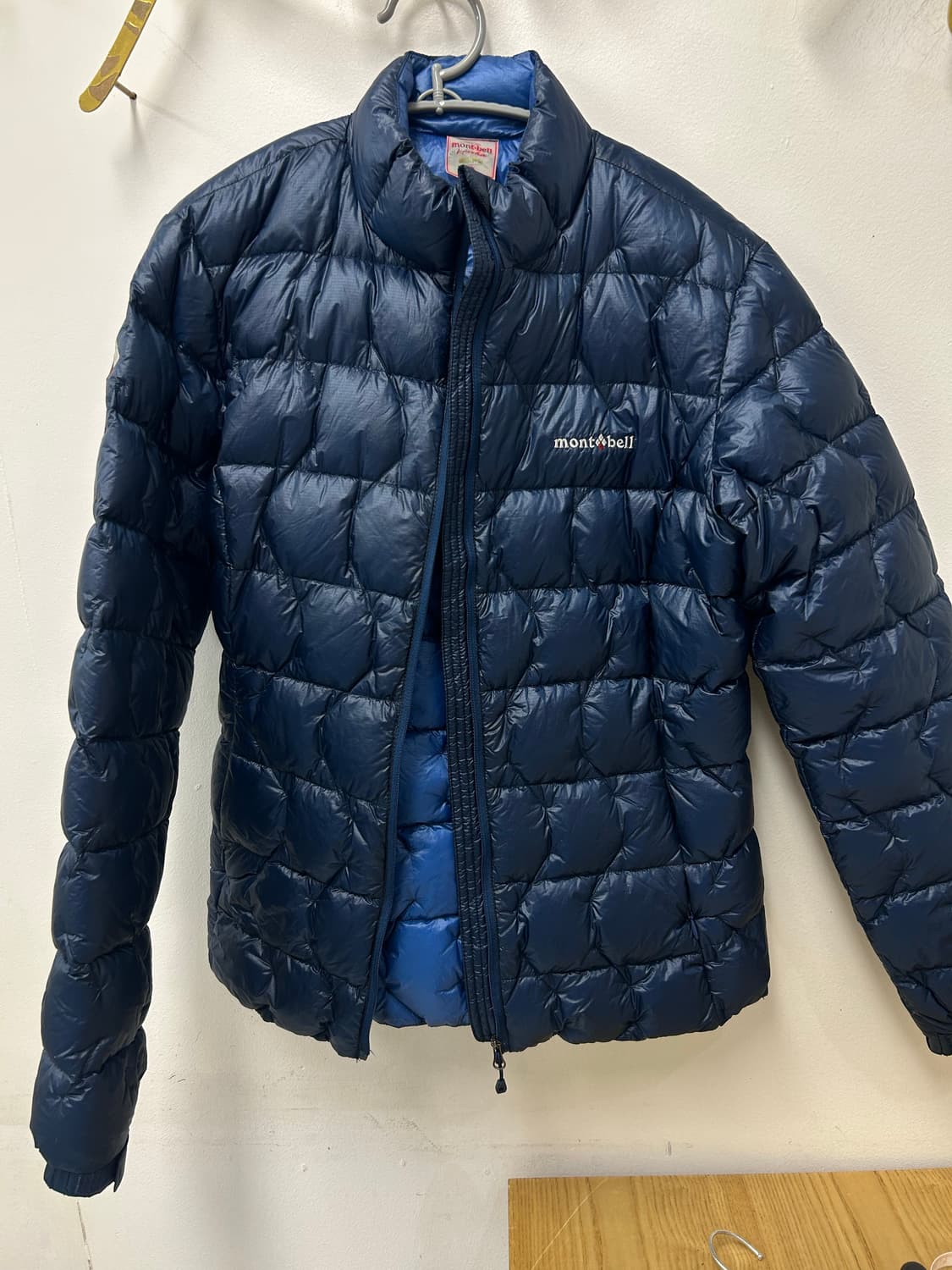 몽벨경량패딩 100size 상품이미지1