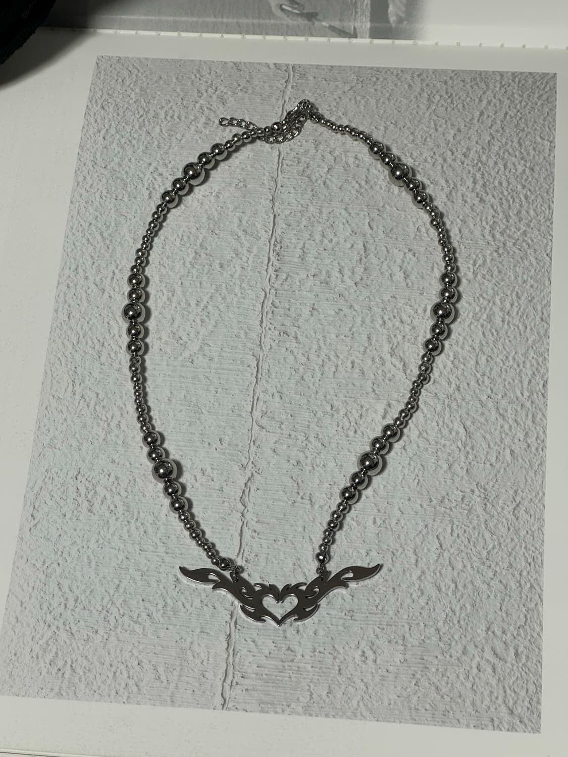 하트 트라이벌 아크릴볼 목걸이  상품이미지3