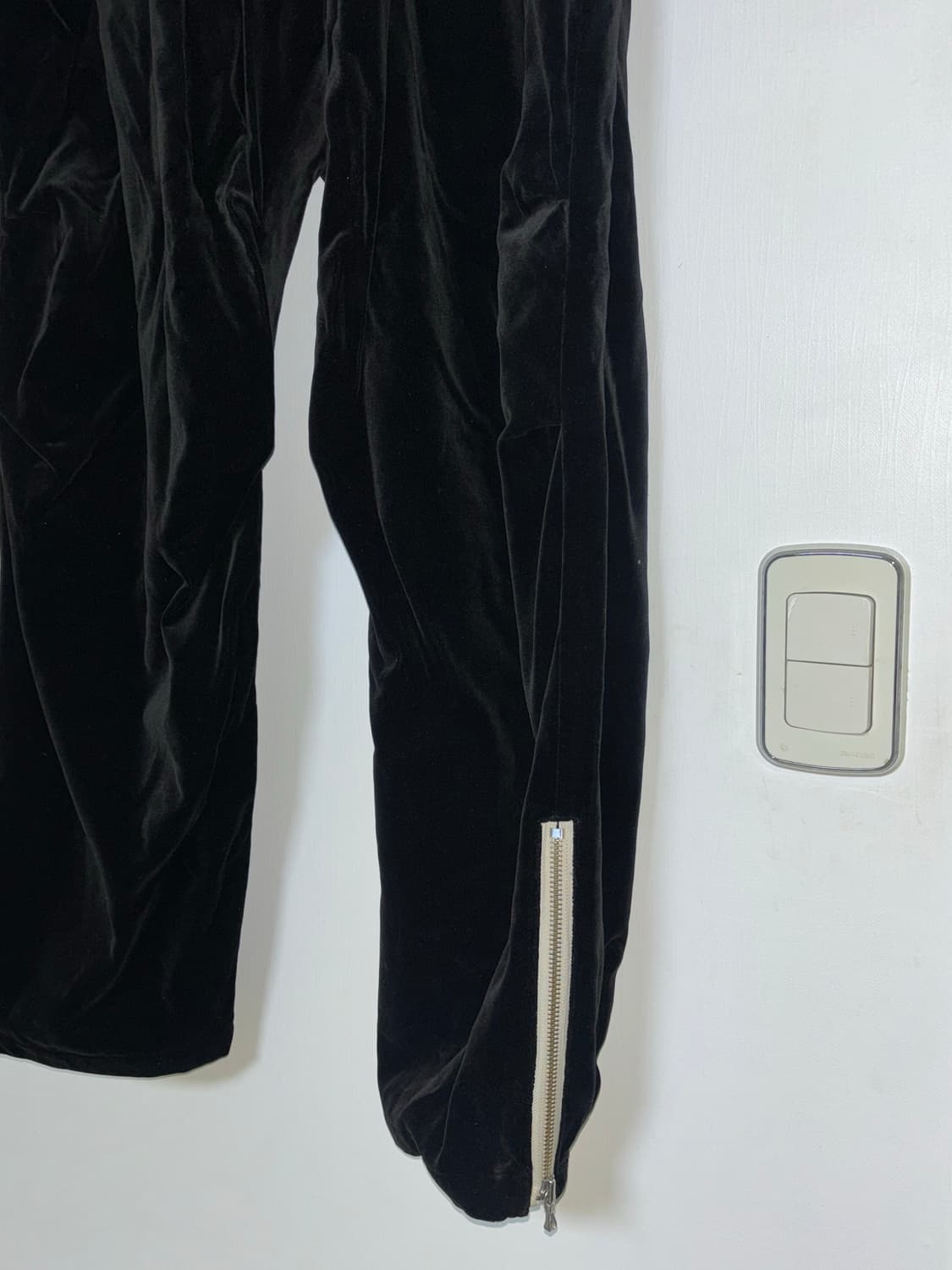 바벨오브젝트 벨벳 트랙 팬츠 상품이미지2