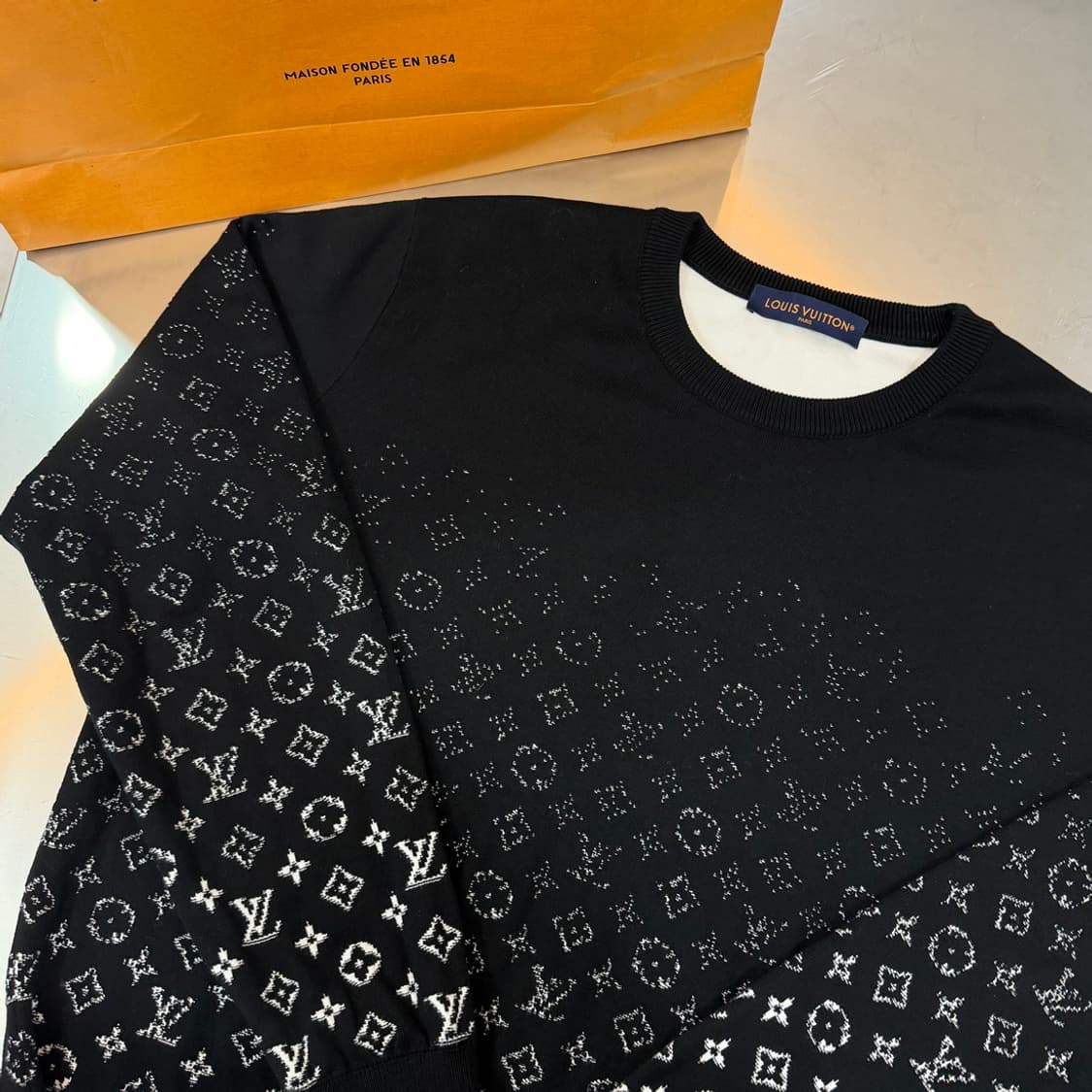 [리오브] 루이비통 그라디언트 모노그램 니트 상품이미지3