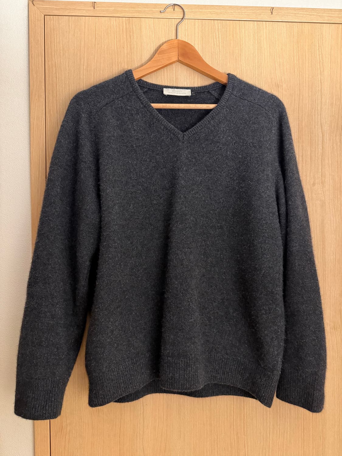 아모멘토 라쿤 브이넥 니트 s 다크 그레이 상품이미지4