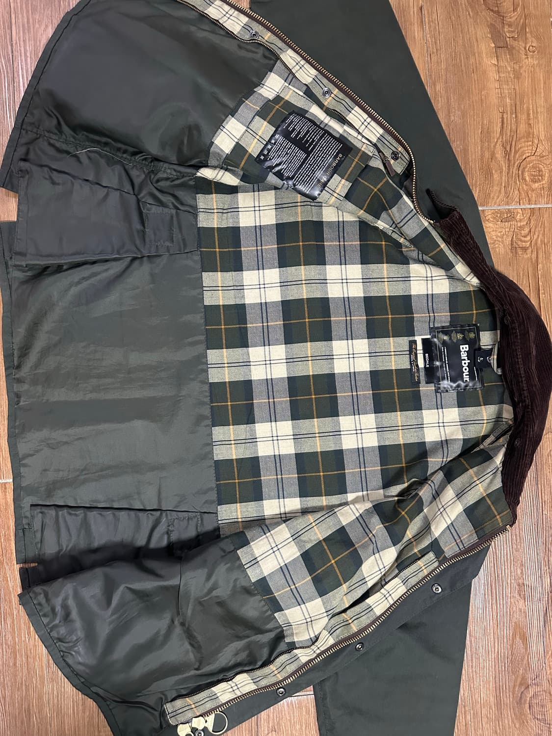 바버 비데일 세이지 컬러 40사이즈 판매합니다 상품이미지4