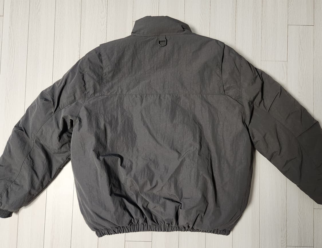 필루미네이트 오버핏 패딩점퍼 M

오염 하자없이 깨끗해요^^

세탁해뒀어 상품이미지5