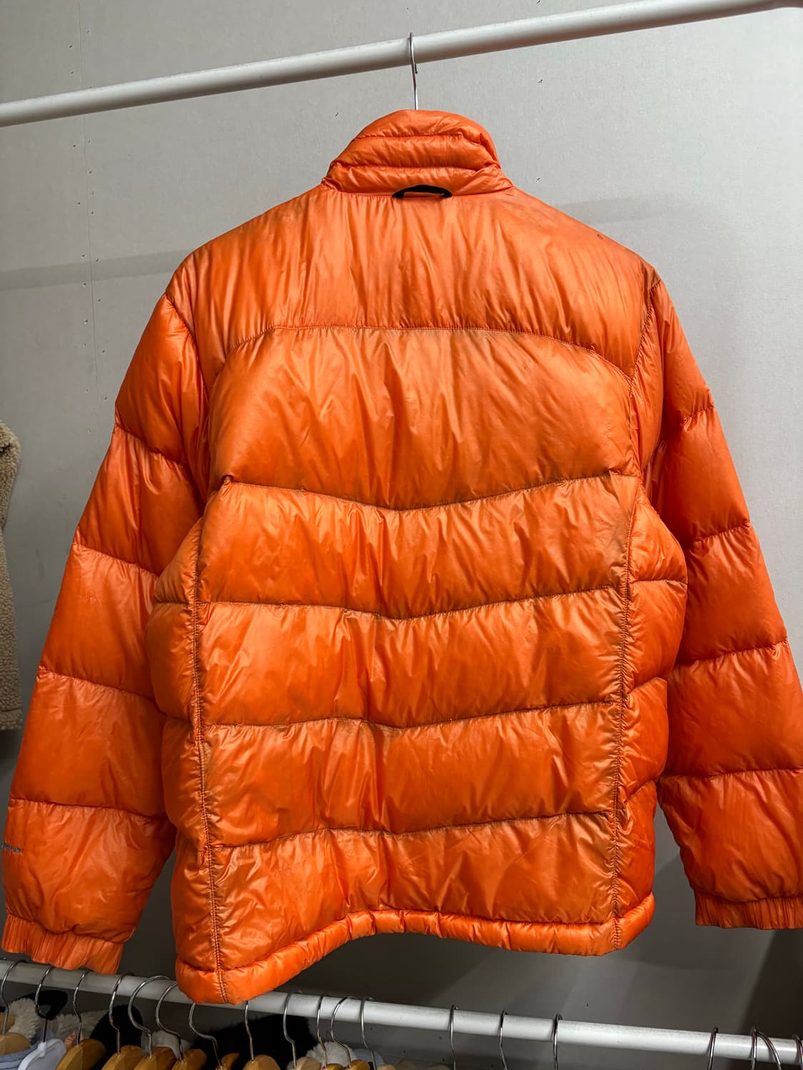 컬럼비아 오렌지 경량 패딩 상품이미지3