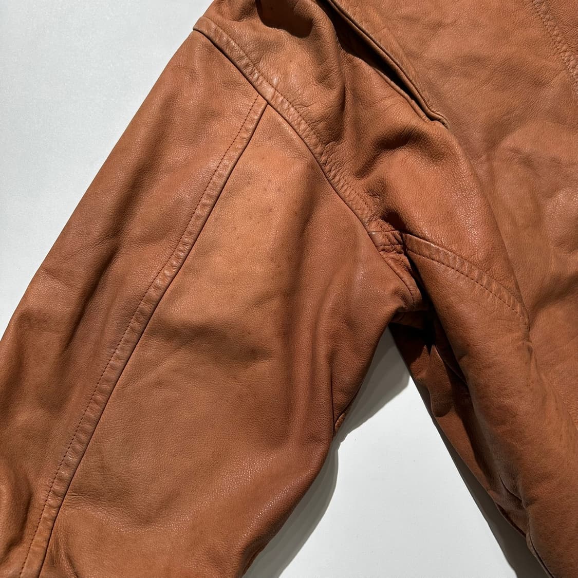 노티카 90‘s 카우레더 A-2 플라이트 봄버 자켓 상품이미지8