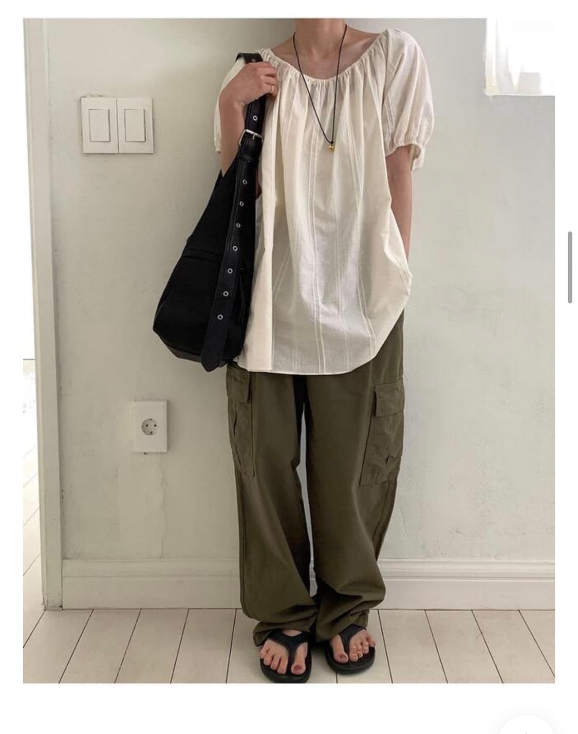 리코이 오프숄더 블라우스 블랙 상품이미지1