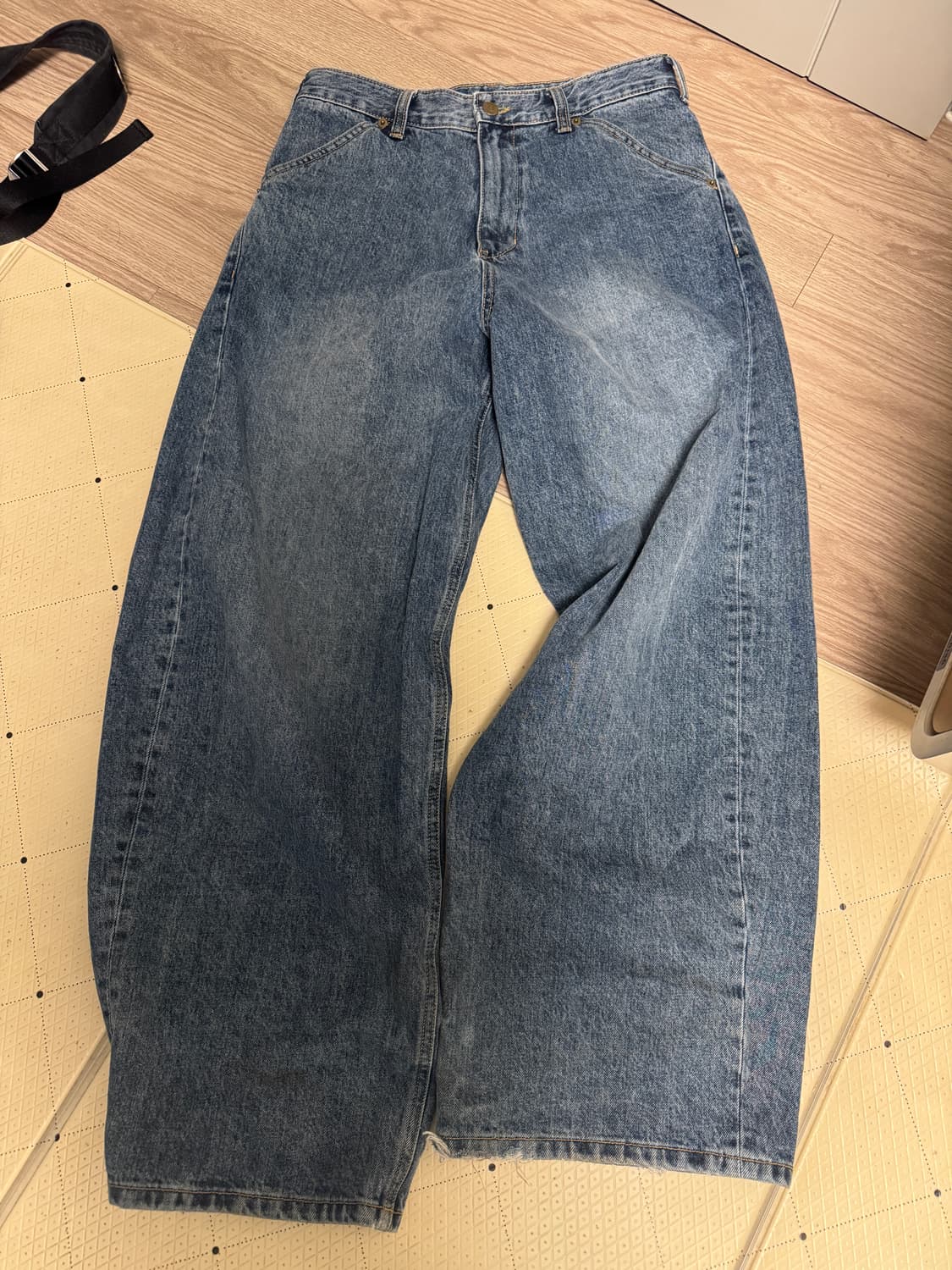 해칭룸 와이드 커브 진 워시드 블루 2 상품이미지1