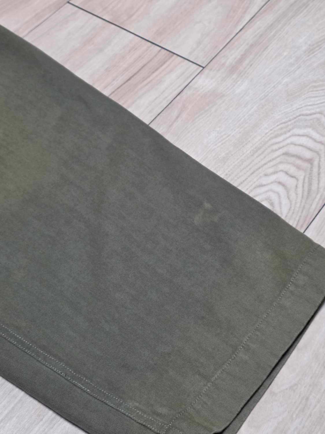 [32"] 비헤비어 HEMMED MIL Pants 팝니다 상품이미지3