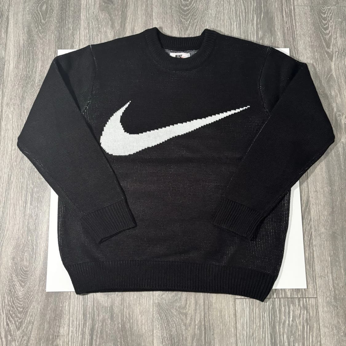 슈프림 x 나이키 스우시 니트 스웨터 블랙 상품이미지1