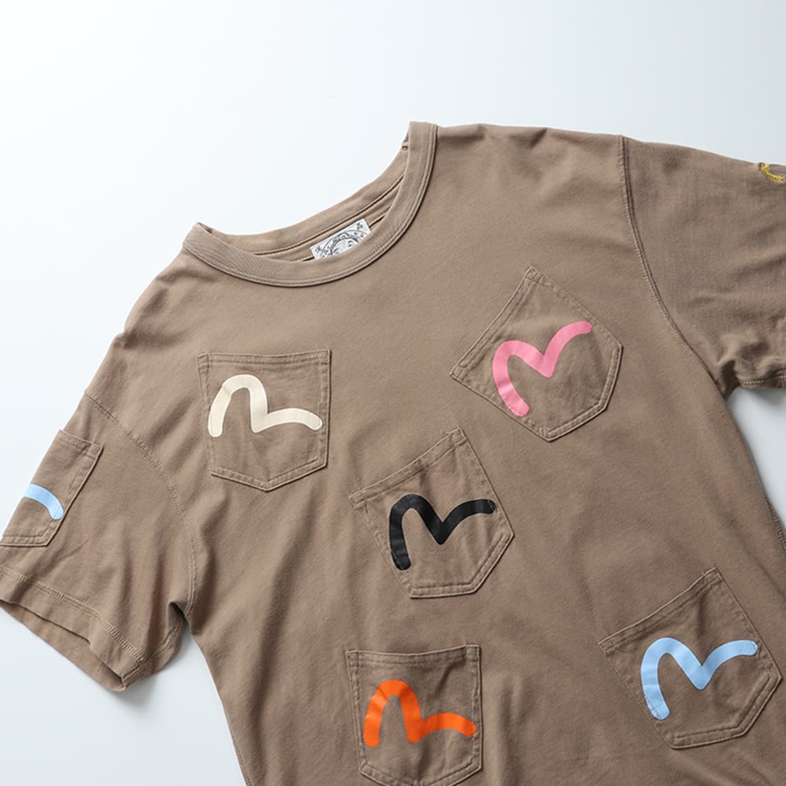 에비수 EVISU Multi Pocket Tee 상품이미지5