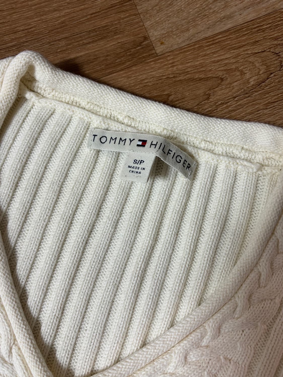 타미힐피거 브이넥 니트 상품이미지2
