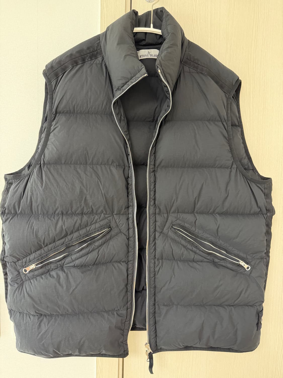 스톤아일랜드 심리스터널 나일론 다운TC 패딩조끼 상품이미지2