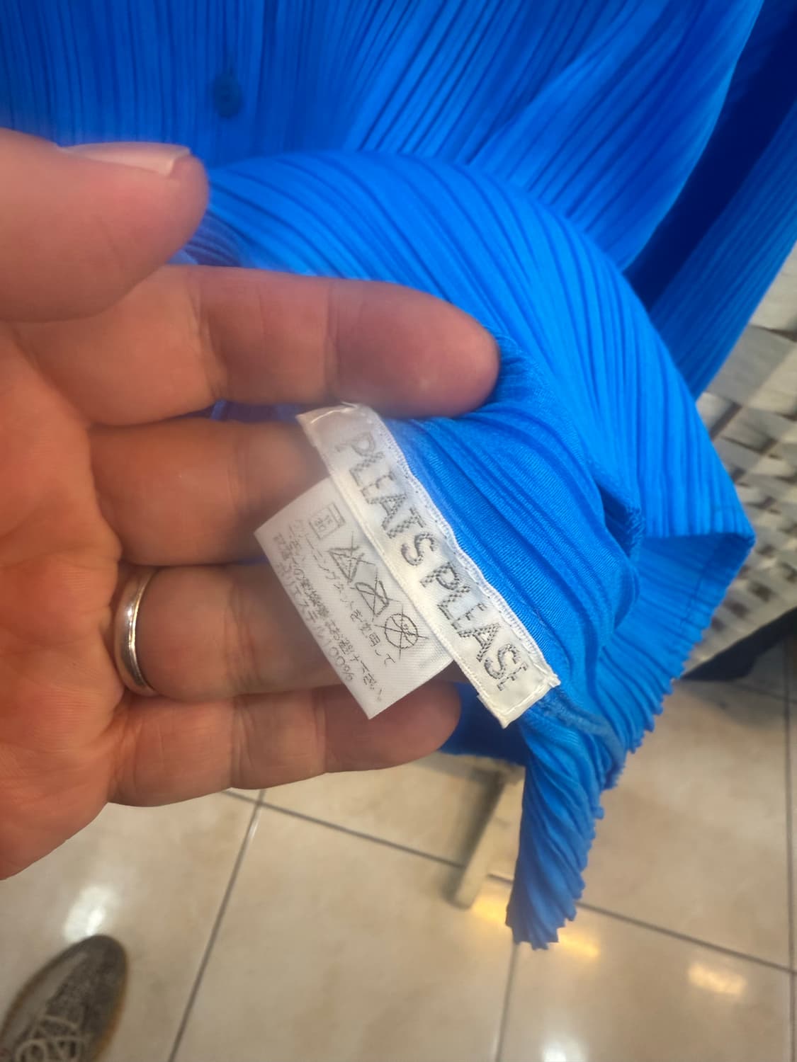 3/66 정품 플리츠플리즈 팝니다 상품이미지2