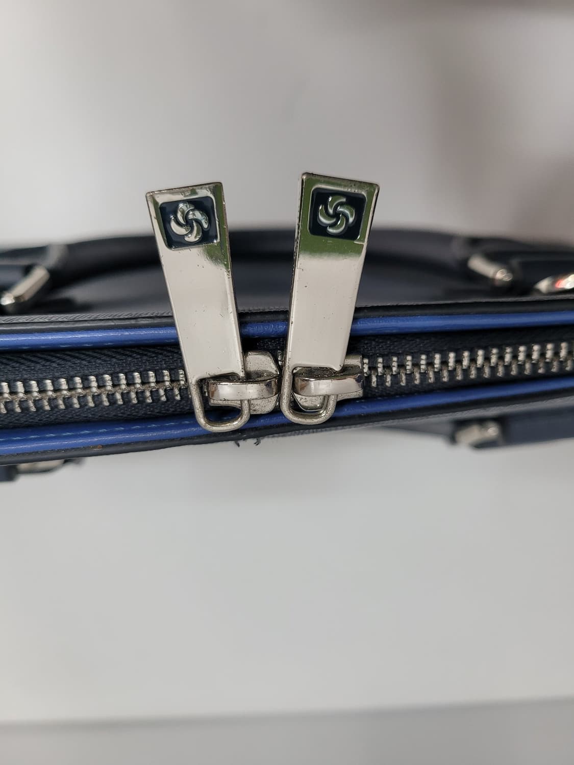 Samsonite 쌤소나이트 CEO 브리프케이스 서류가방 / 네이비
 상품이미지5