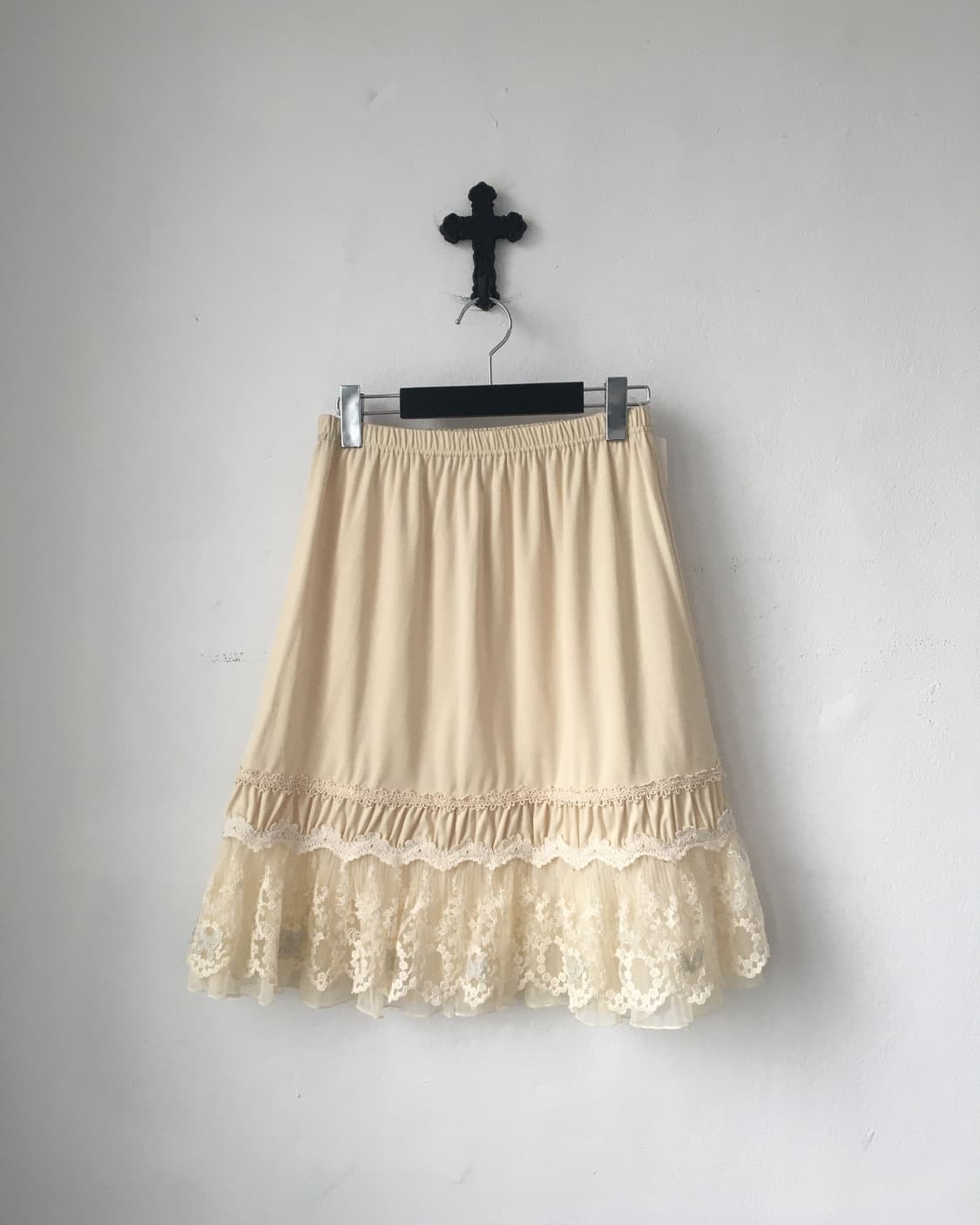 Lace point midi skirt 상품이미지1