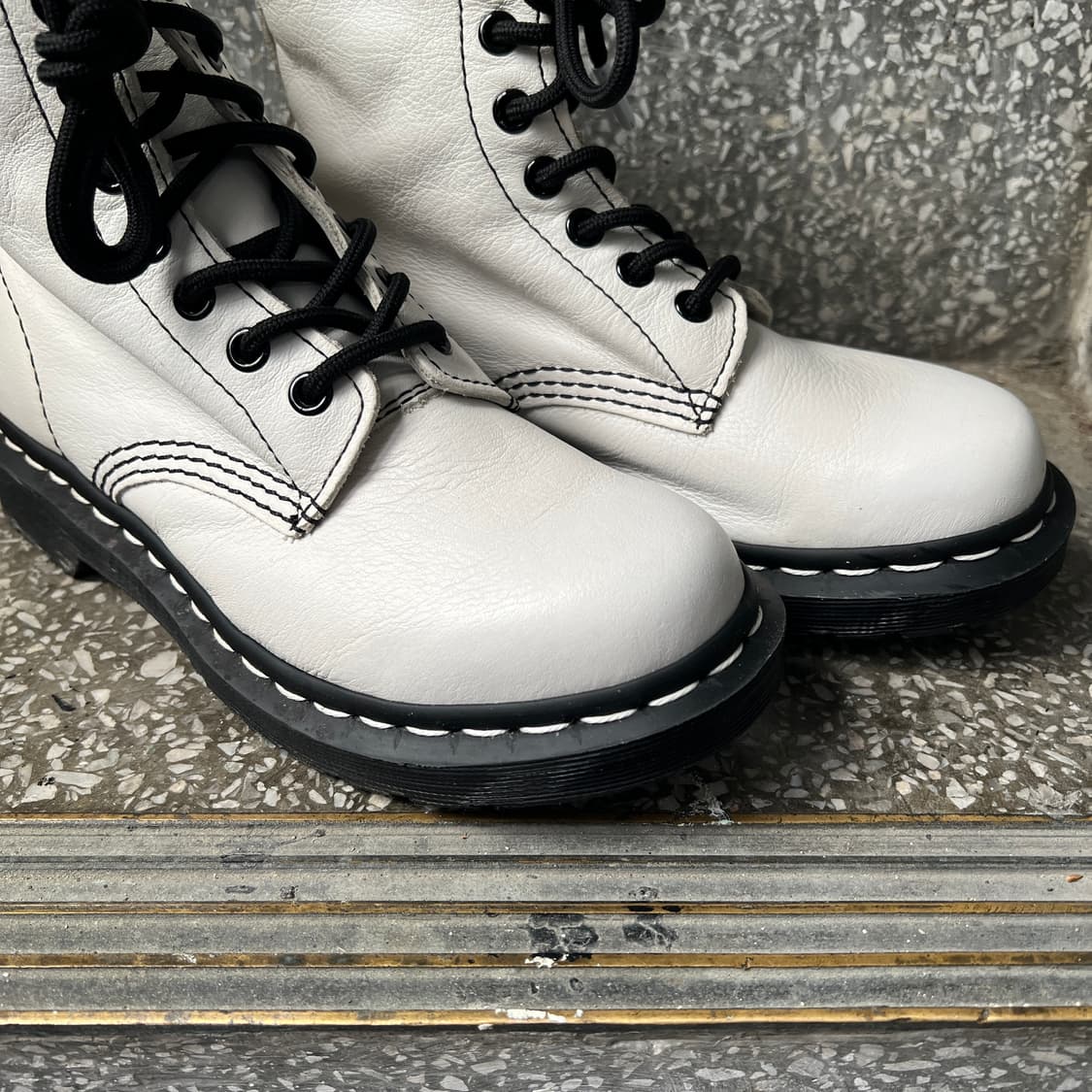 닥터마틴 1460 파스칼 화이트 부츠 상품이미지6