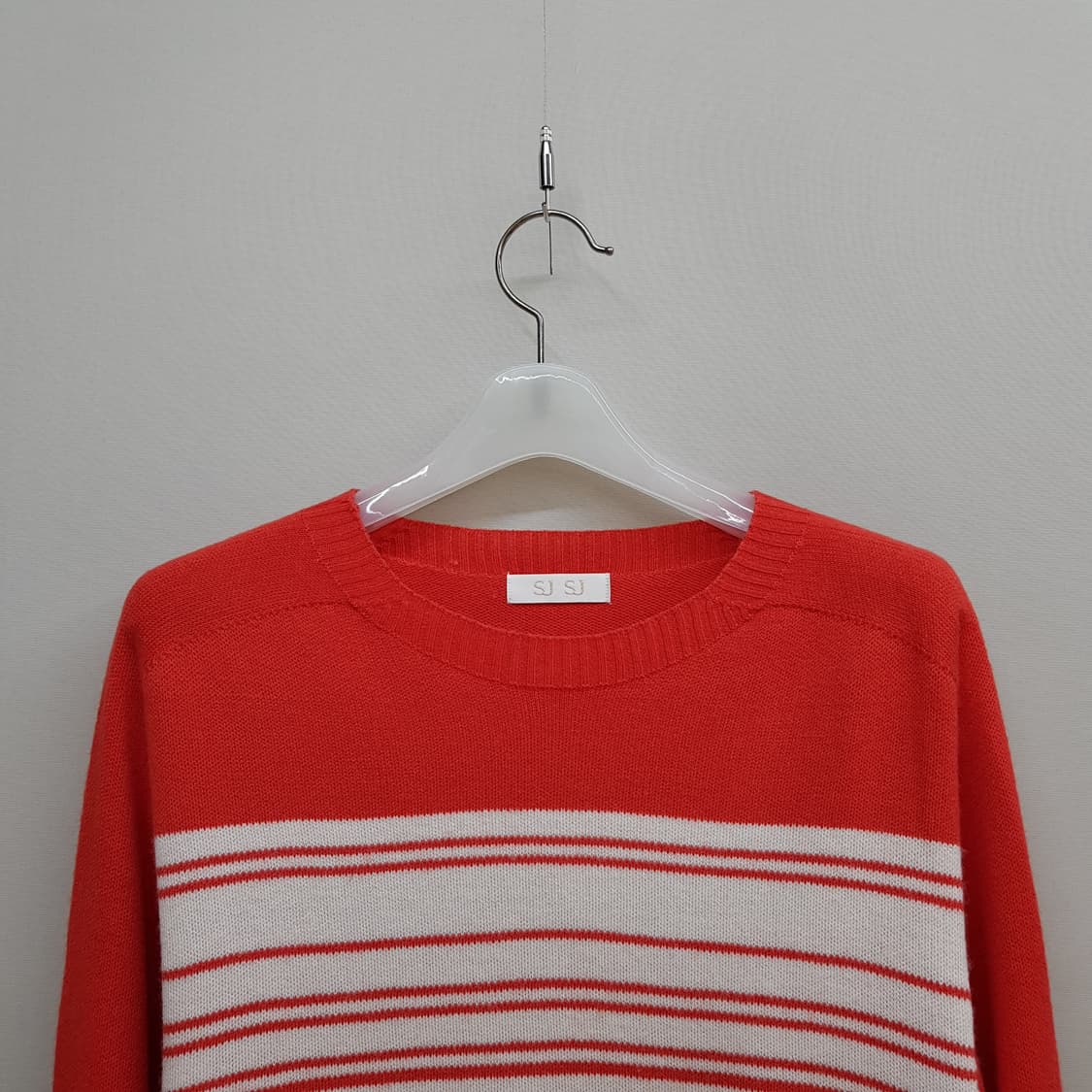 한섬 SJSJ 2022 스트라이프 배색 라운드 니트 F사이즈 상품이미지2