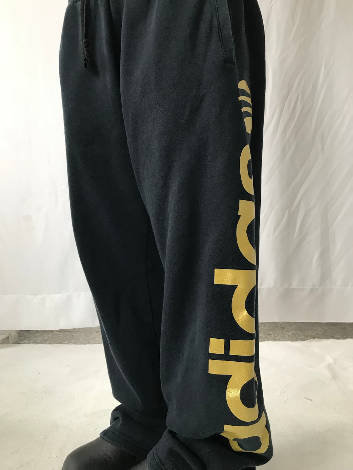 아디다스 골드 로고 팬츠 상품이미지2