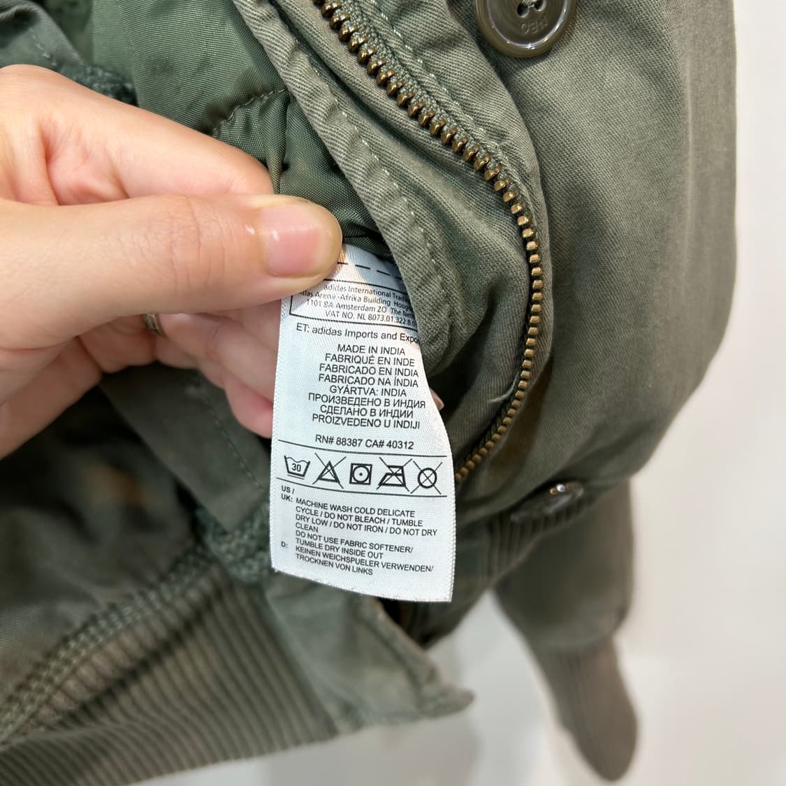 아디다스 카키 봄버 점퍼 상품이미지6