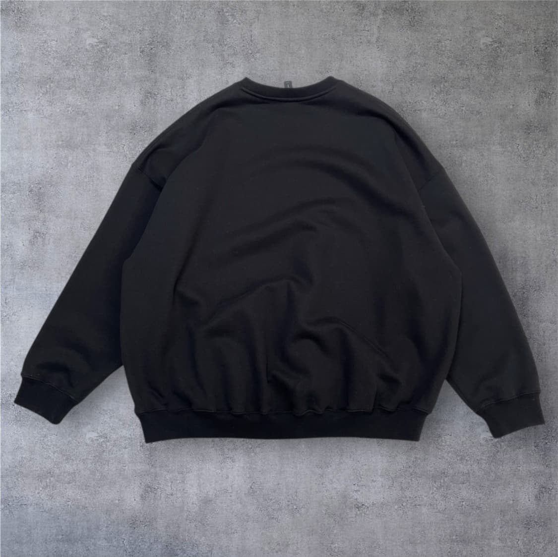 모이프 Moif 24FW 블랙 루즈핏 스웻셔츠 맨투맨 002 상품이미지7