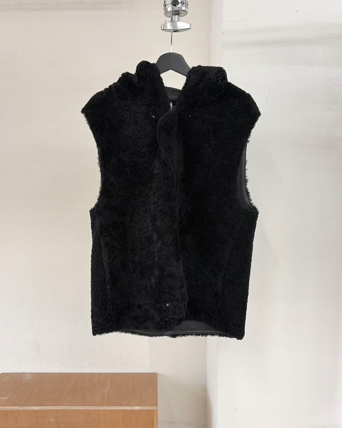 몽클레어 지니어스 X 1017알릭스 나파 시어링 베스트  상품이미지1