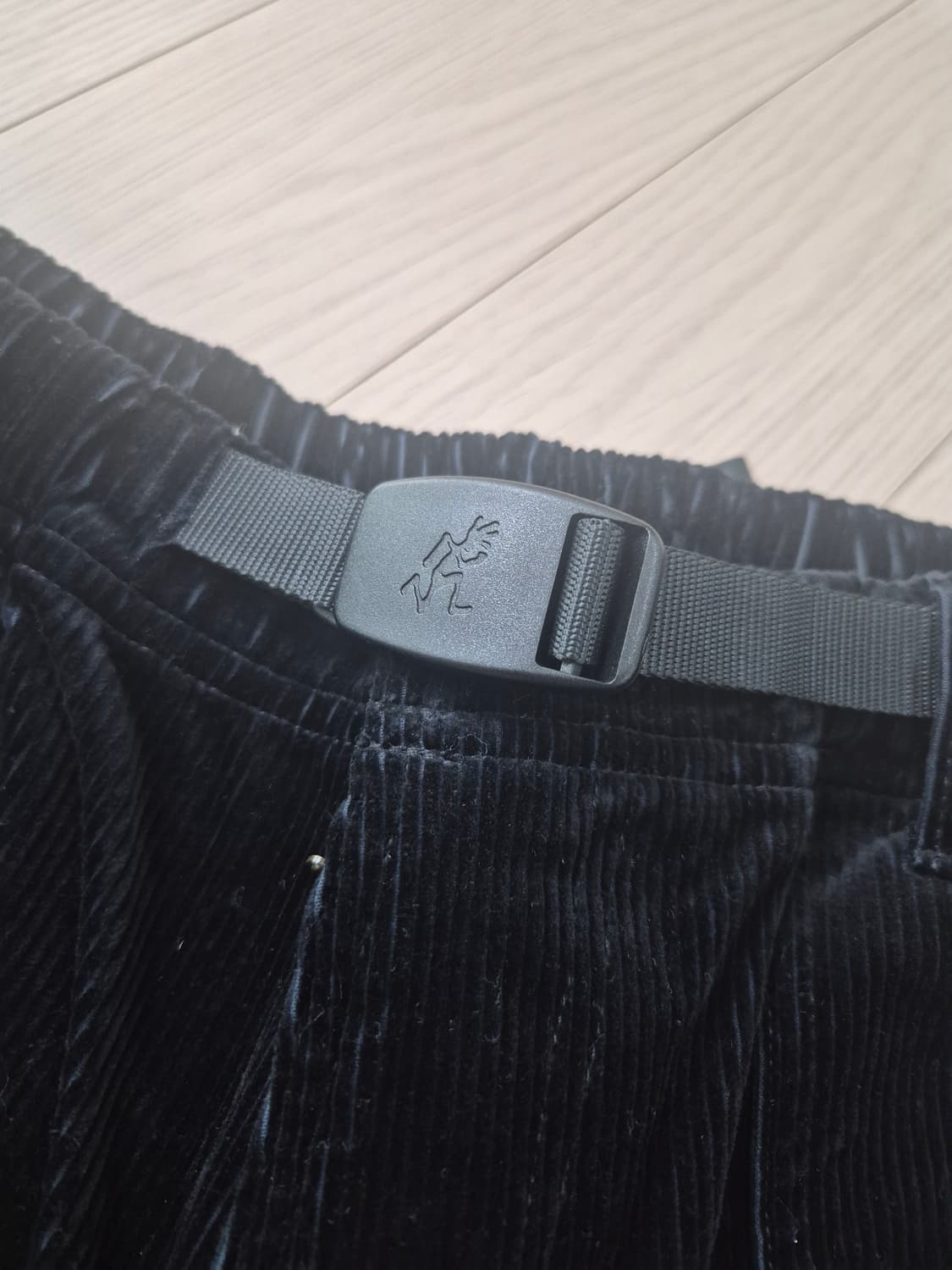 그라미치 루즈테이퍼드 코듀로이 팬츠 블랙 상품이미지2