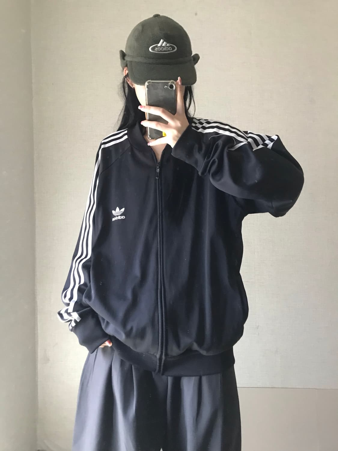 아디다스 블랙 오버핏 져지 상품이미지1