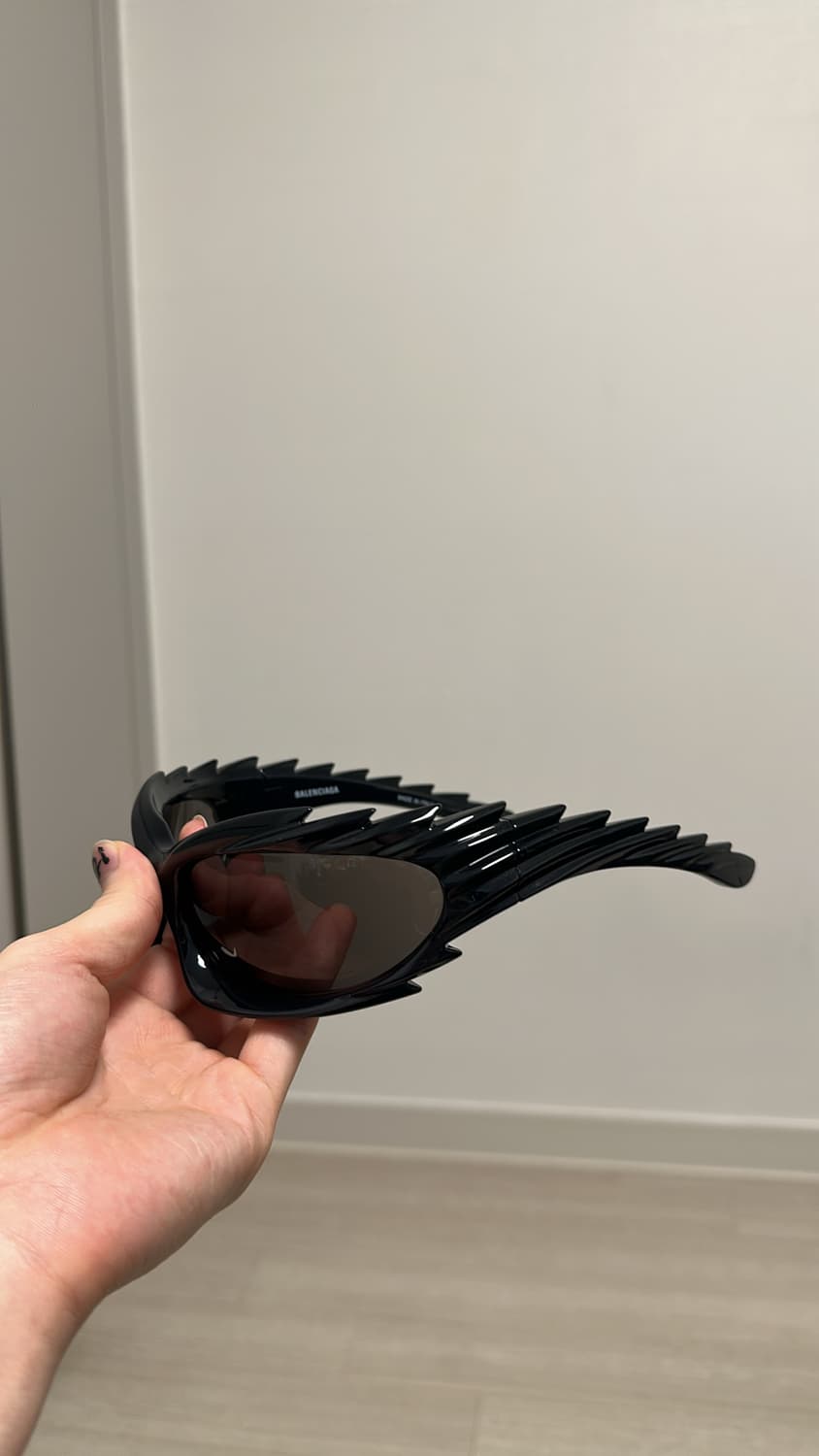 발렌시아가 렉탱글 스파이크 선글라스 상품이미지2