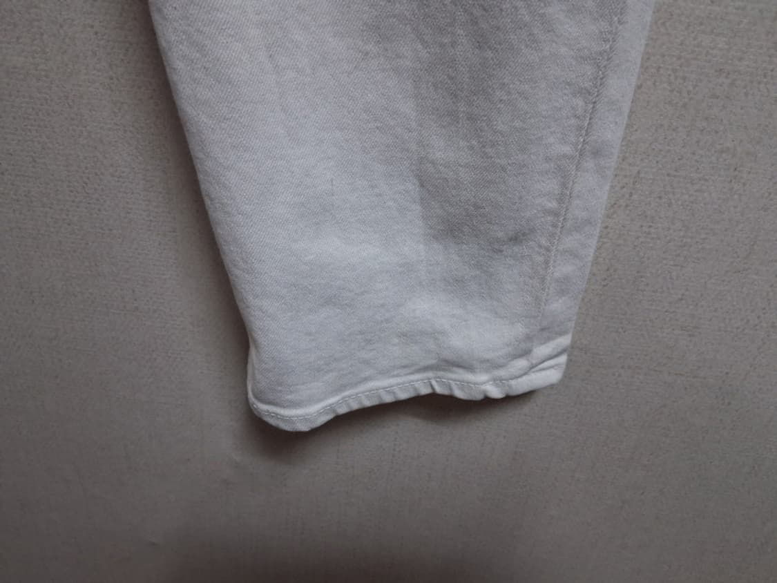 원산지 일본 야눅 화이트 데님팬츠 30인치

원산지 일본산 정품 상품이미지8