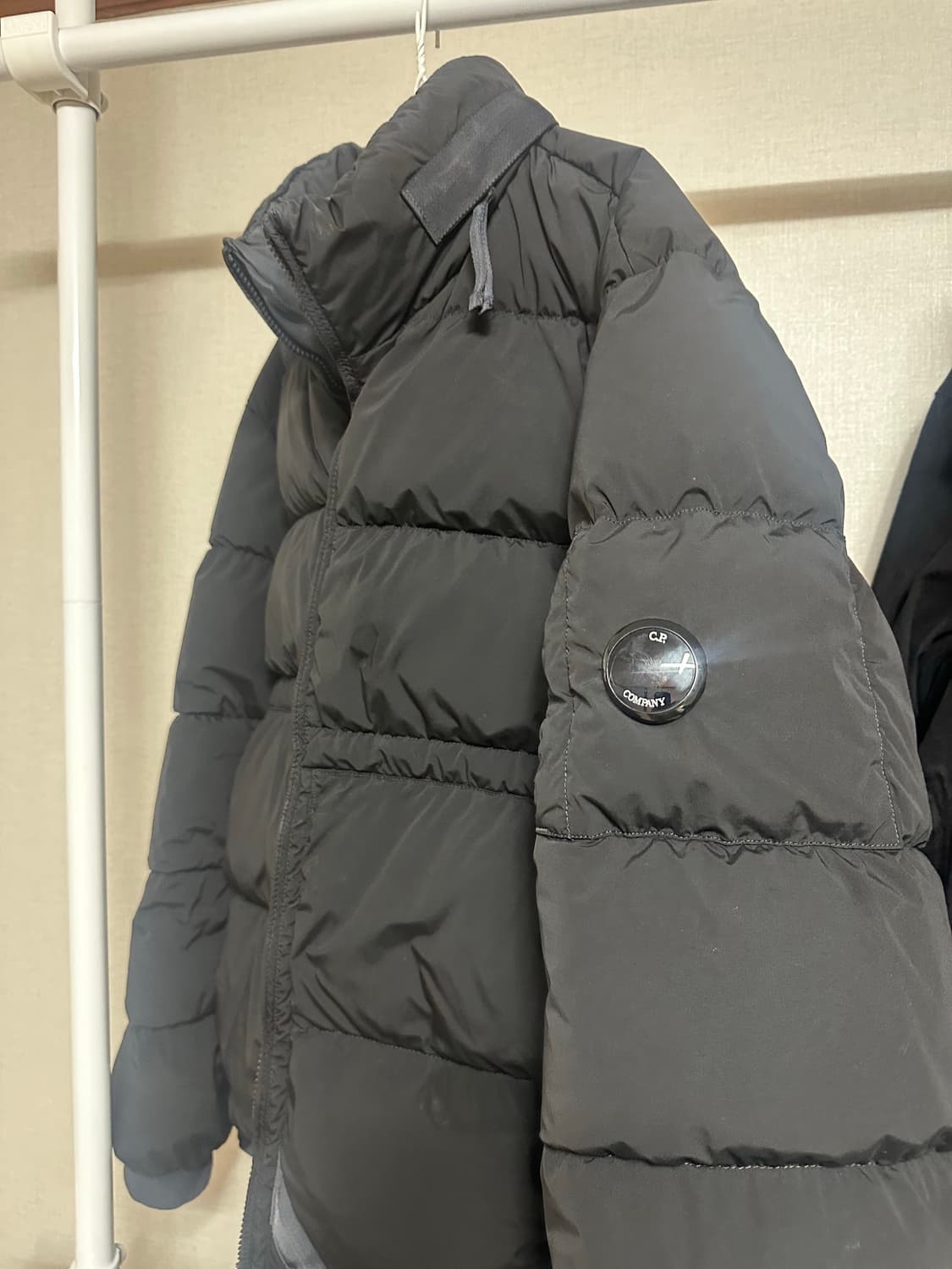 Cp컴퍼니 패딩 xl 상품이미지4