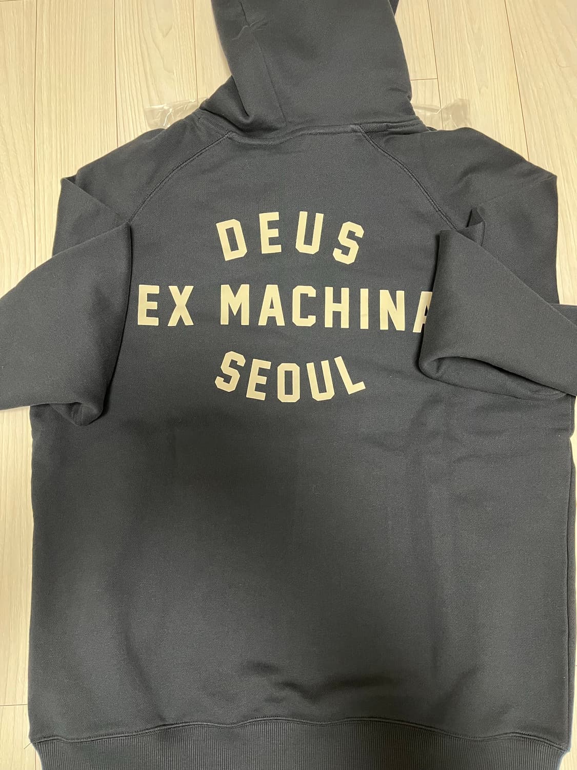 [L] 데우스 엑스 마키나 서울 컬리지 후드 블랙 새상품 상품이미지2