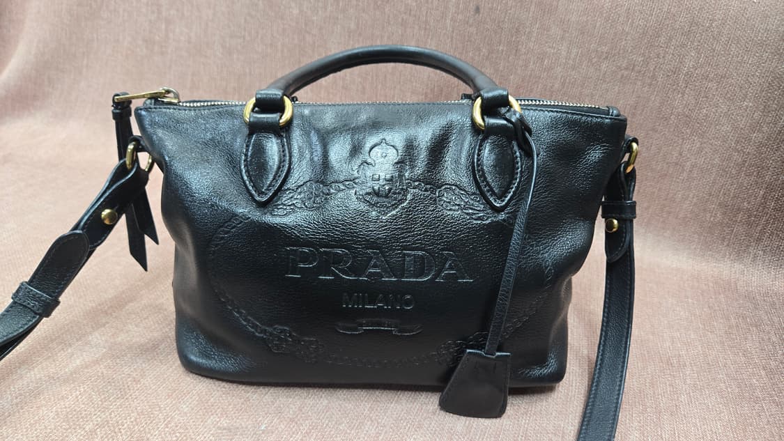 프라다 정품 카프 블랙 레더 토트백 겸 숄더백 상품이미지1