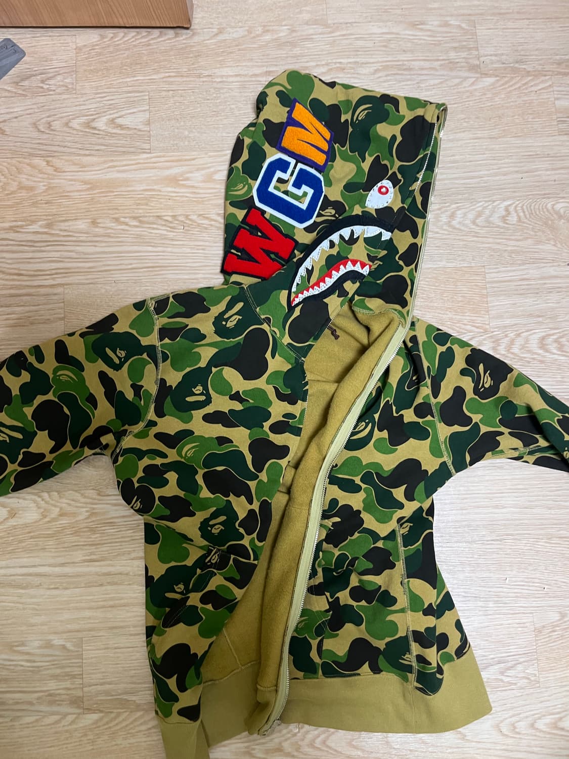 베이프 카모 크리스탈 샤크 후드 상품이미지2