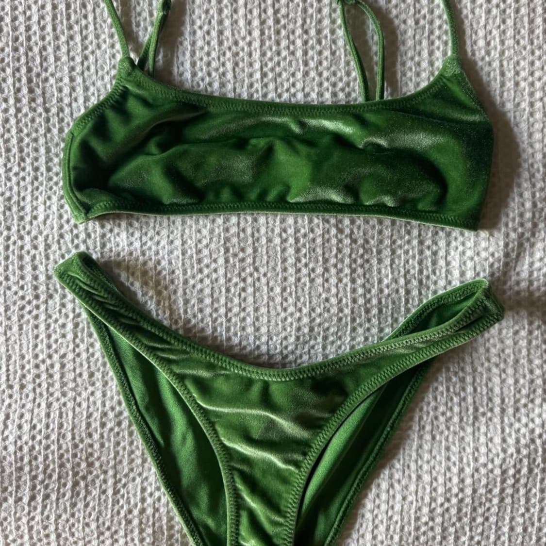 triangl bikini 트라이앵글 비키니 벨벳 그린 상품이미지2