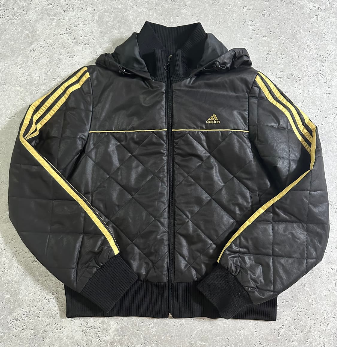 00s adidas 올드스쿨 블랙 골드 퀼팅 후드 자켓 공용 상품이미지2