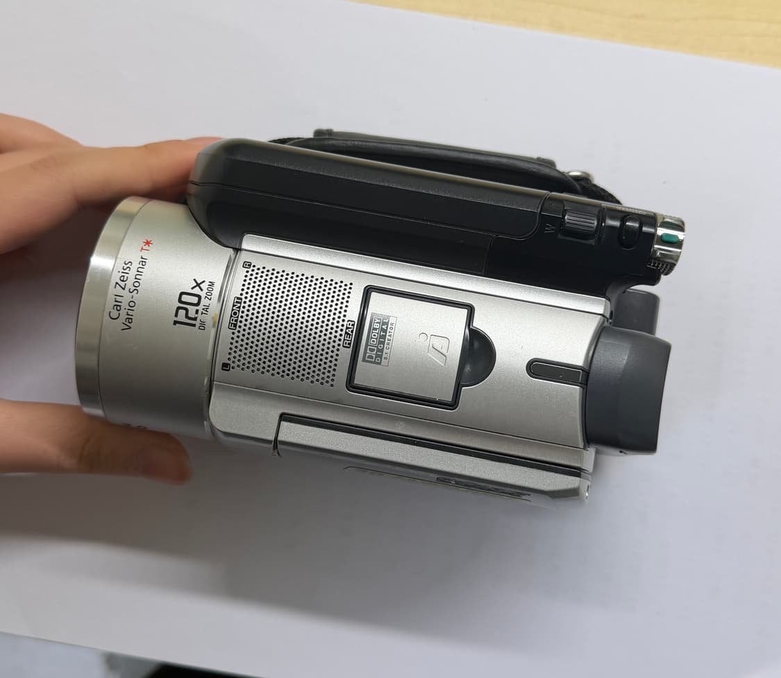 빈티지 감성 소니 DCR-SR100 캠코더 판매 상품이미지4