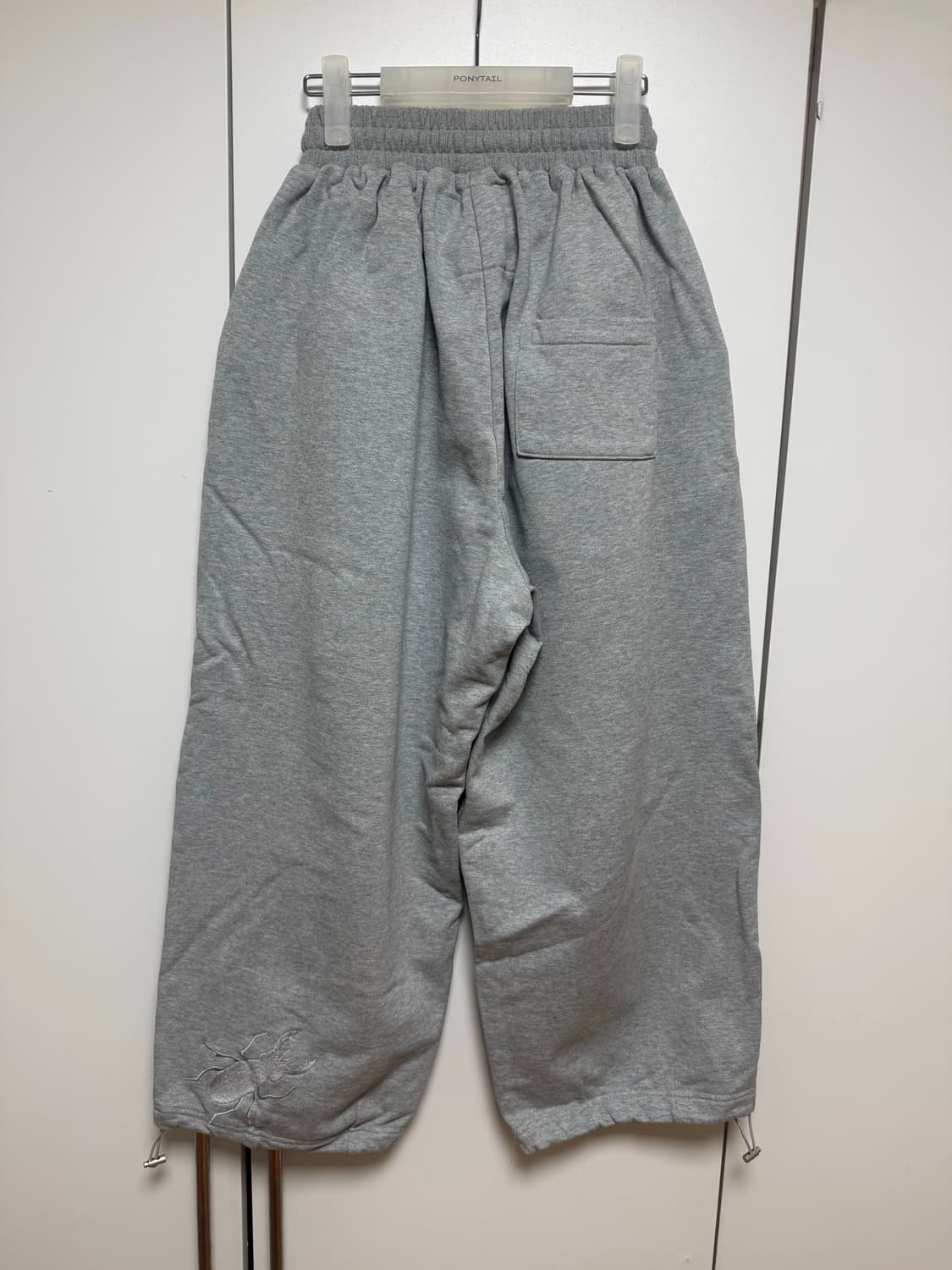 유민하 플리츠 파라슈트 스웻팬츠 (28) 상품이미지3