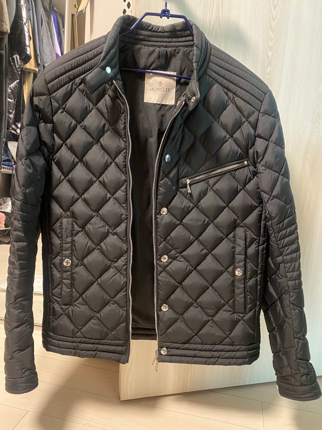 벌피 쇼트 다운자켓 상품이미지1