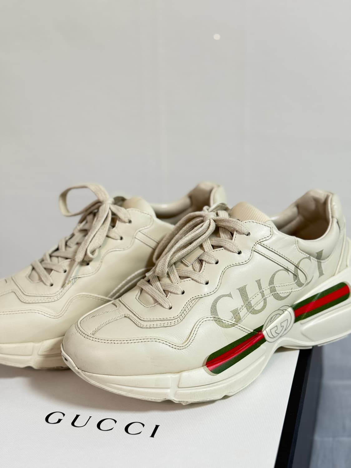 [GUCCI] 롸이톤 로고 레더 스니커즈 (UK 6.5) 상품이미지3