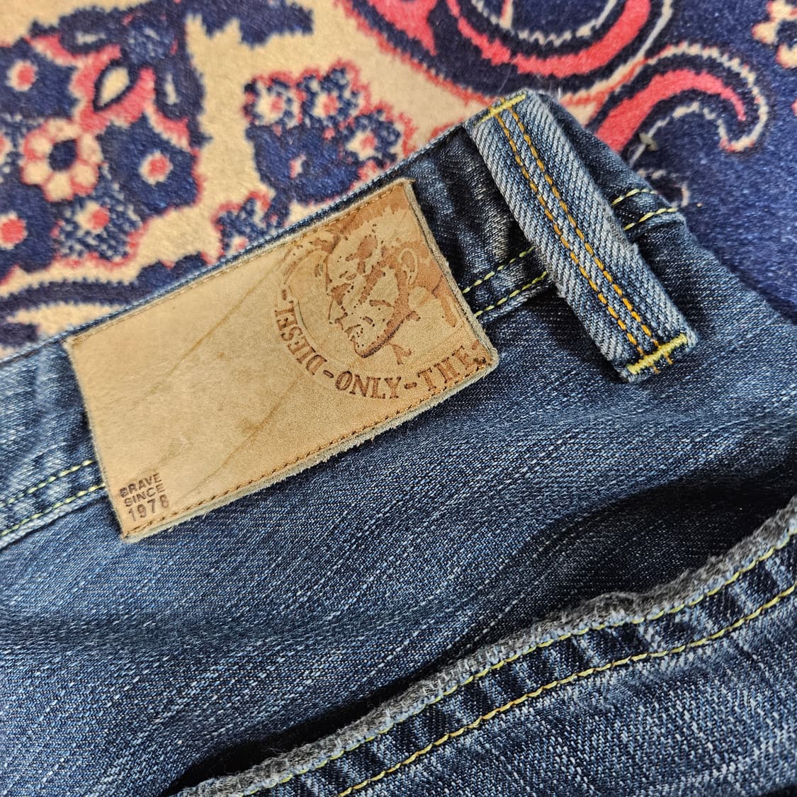 디젤(DIESEL) in Italy 패덤 스페셜 레귤러 스트레이트핏 데님 상품이미지8