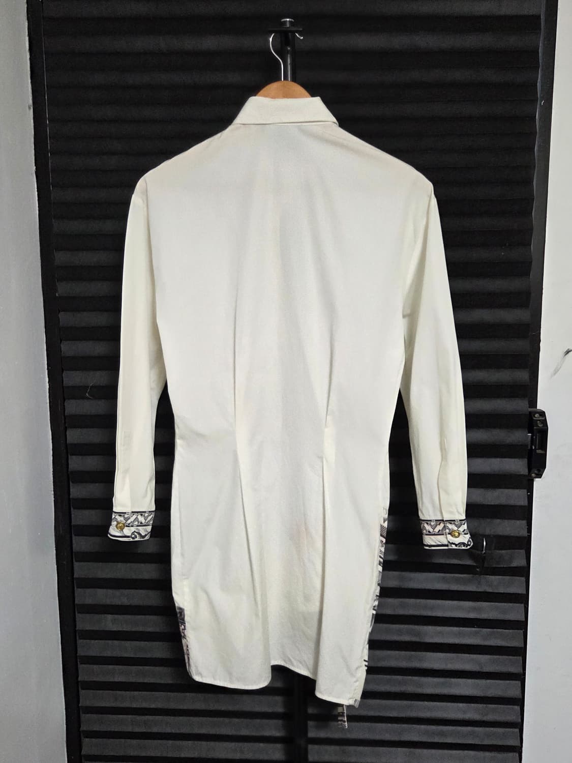 (정품) [베르수스 베르사체] 비대칭 바로크 패널 롱 셔츠 | 00128 상품이미지7