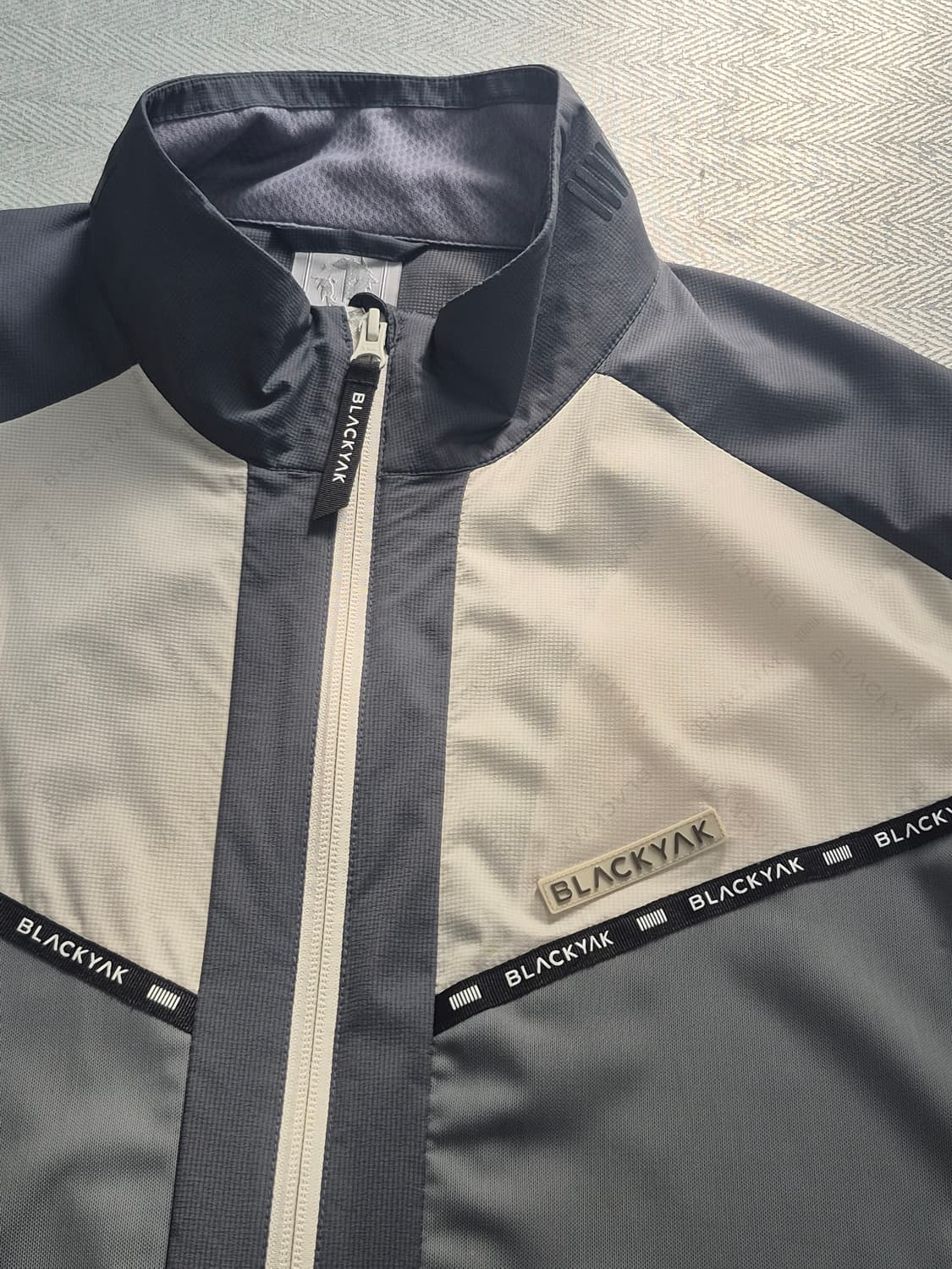 블랙야크 경량 홀겹 바람막이 자켓 점퍼 110 상품이미지3