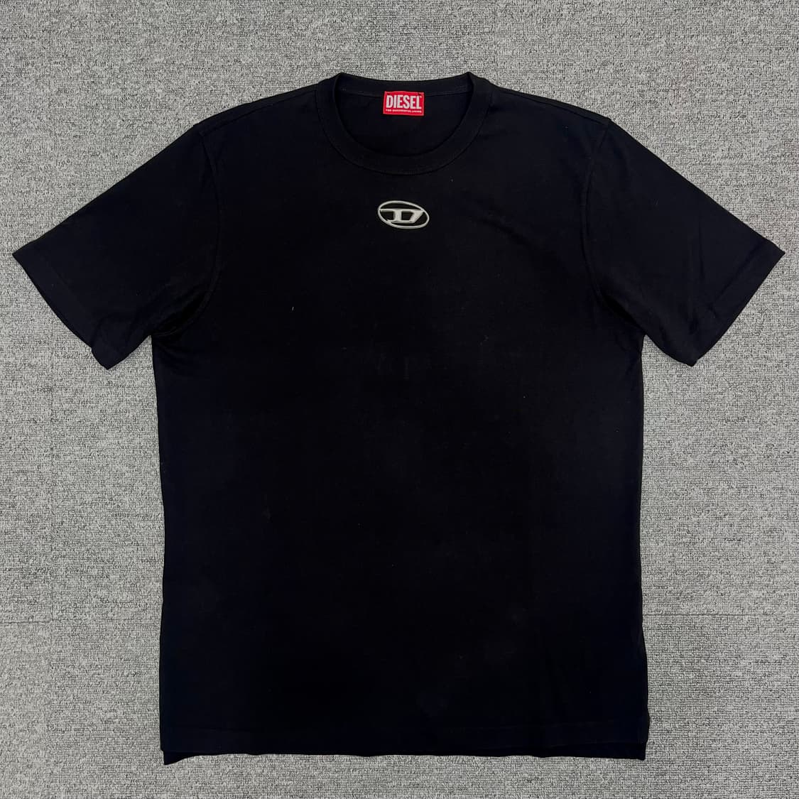 디젤 T-어드저스트-Od 메탈릭 오발 D 티셔츠 블랙 상품이미지1