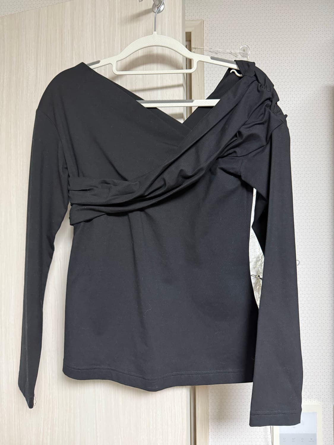 COS 오프숄더 티셔츠 상품이미지3